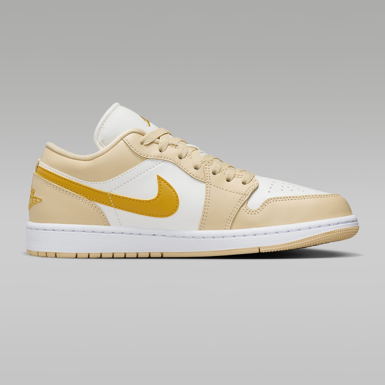 Air Jordan 1 Low 女子运动板鞋 DC0774-170