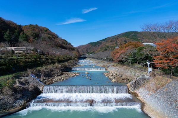 看红叶、赏雪！间间有私汤！日本HotelIndigo箱根强罗英迪格酒店 随机房型标准河景房（带私人温泉）1晚（含双早）