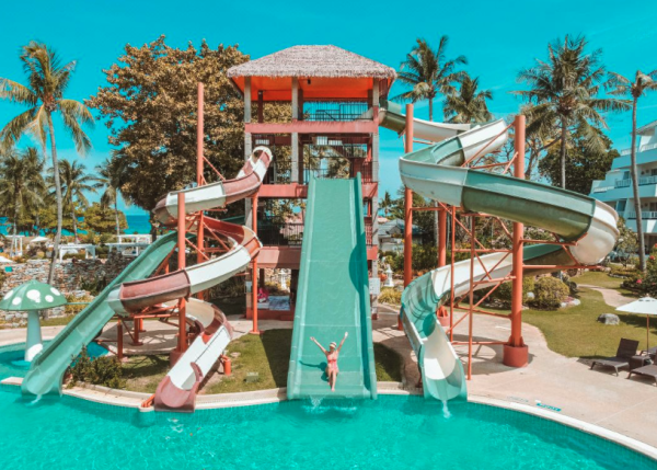 近卡伦海滩带大滑梯的高颜值酒店暑假不加价泰国普吉岛塔夫度假村2店1