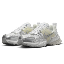 nike耐克女鞋2024夏季新款运动鞋v2krun健身训练减震跑步休闲鞋fz50