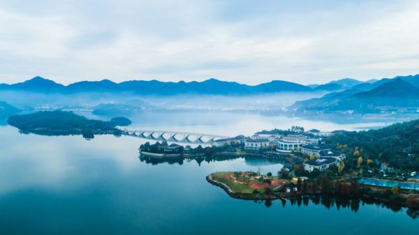 暑假平日不加价!含正餐或景区门票!宁波余姚四明湖开元山庄 开元房/豪华山景房1晚(含双早+可选正餐/景点门票)