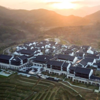 国内首家星野顶奢出史低了！日式低调奢华感！星野集团天台山嘉助酒店 赏心大床房1晚（含双早+茶歇+迷你吧+酒店活动等）