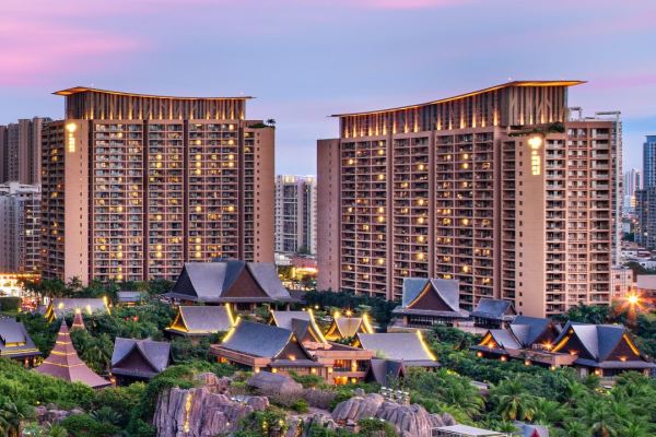 再降价,还暑假全程不加价!33000平方水乐园!三亚湾红树林木棉酒店2晚69㎡城市景观房+下午茶+旅拍等