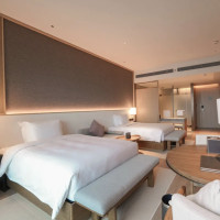 带私汤的温泉房型，可累计SNP！河北遵化金融街古泉皇冠假日酒店 高级温泉房2晚套餐（含双早+阳台私汤温泉+星空水世界体验等）