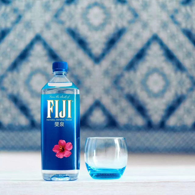 fiji 斐泉 原装FIJIWATER斐泉进口斐济天然矿泉水330ML*6瓶组合小瓶饮用水