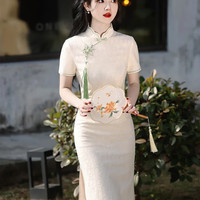 杜艳枝2024春夏复合蕾丝花扣中长款旗袍纯色修身旗袍文艺复古连衣裙 米白色送吊坠 M 90-100斤