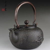 云寿堂铸铁壶 纯手工日本原铁无涂层砂铸铁器生铁壶南部煮茶壶 波千鸟山水(福)纹铁壶 1300ml