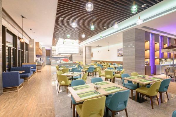 限周五周六使用,折合249.5元/晚!昆山假日酒店(昆山南站店) 高级大/双床房城市景观房2晚含双早套餐