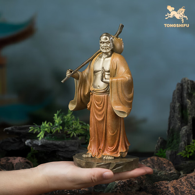 中国製置物　彫刻十八羅漢 竹 彫刻 十八羅漢 筆箱 置物