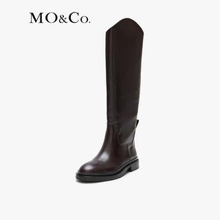 MO&Co.2024秋设计感斜口牛皮革平底骑士靴高筒靴MBD3SHS002 深红色 35