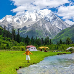 有效期至明年4月，超多日期不加价，去玩都说后劲大！成都出发 四姑娘山墨石公园川西小环线旅游 3天2晚8人纯玩小团