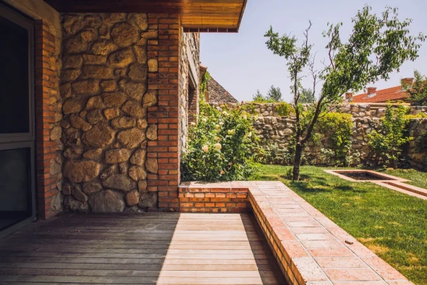 5折住100㎡庭院套房!暑假平日不涨!青普文化行馆·八达岭瑞云店(北京)1晚 含早+古堡活动+自家酒庄品酒+免费住16岁以下儿童等