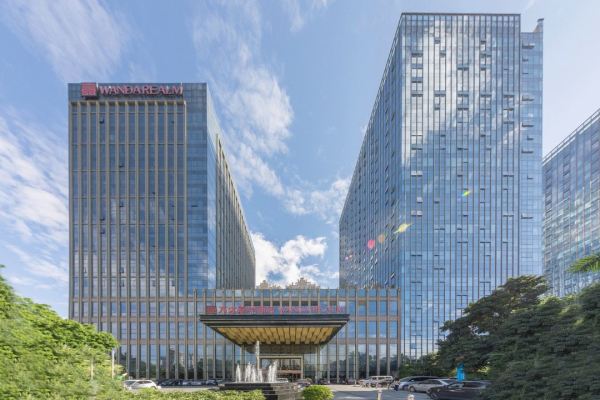加赠7500万达积分,实际成本200多住万达酒店!福建漳州万达嘉华酒店日历房 豪华大床房1晚
