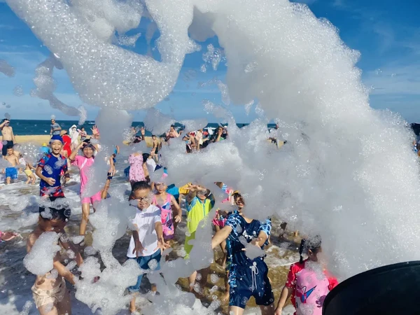 暑假仅微涨，陵水高性价比之选！海南香水湾荣逸温情酒店 山景房2晚连住套餐（含双早+清补凉+泳池泡泡等一堆玩乐项目）