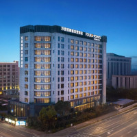 全程不加价，中秋/国庆都可用！上海万信福朋喜来登酒店 豪华大/双床房2晚套餐（含双早+迪士尼接送服务）