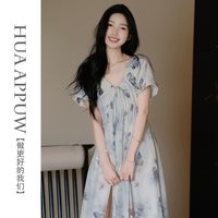画朴新中式国风蓝色V领连衣裙女2024夏季蝴蝶印花裙