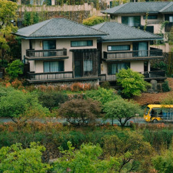  上饶境内宝藏避暑地，含门票还不加价！江西上饶葛仙村度假区暗香园酒店 雅致双床房1晚（含双人铅山烫粉+葛仙村度假区门票）