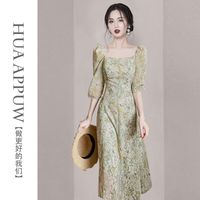画朴高级感别致泡泡袖碎花裙女装2022夏季法式复古方领连衣裙