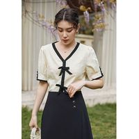 独束大码v领上衣女短袖设计感2021年夏显瘦宽松遮肉气质小衫