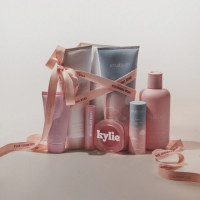 小编精选:金小妹自有品牌Kylie Cosmetics新品上市！下单最高再返9%