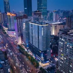 你能想到的长沙打卡点都在附近！华天精选酒店(长沙五一广场IFS国金中心店)  智享赏城景大床房2晚连住含双早套餐
