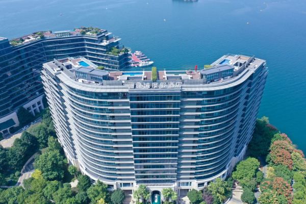 热门回归!旺季大量不加价!399/晚住100平湖景套!千岛湖绿城度假酒店 5号楼湖景亲子套房2晚连住(含3早+欢迎小食+旅拍等)