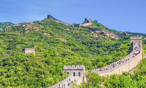超豪华温泉+室内水乐园,还能看萤火虫!周末不加价!北京延庆世园悦沁酒店 世园焕彩大床房1晚(含2大1小早餐+亲子戏水+萤火虫观赏)