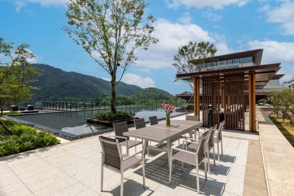 再降100元+周末不加价!新荣记发源地!台州开投华美达酒店 高级房2晚(可拆分+单早)