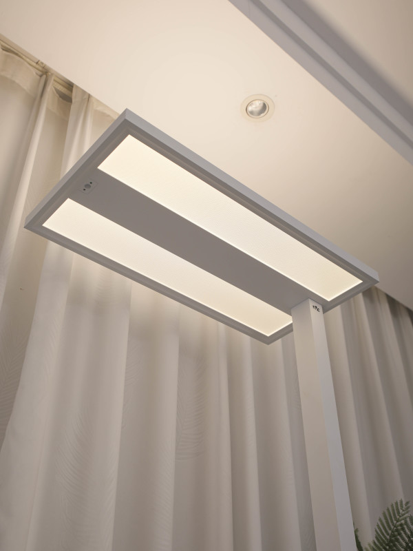 NVC Lighting 雷士照明 LAFA Pro 钢琴灯落地台灯