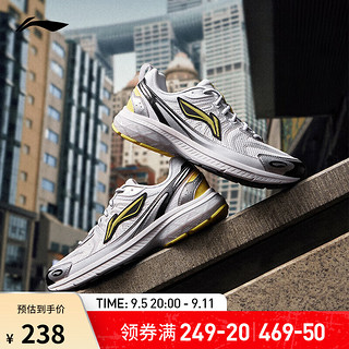 LI-NING 李宁 扶摇1.0 V3丨跑步鞋男鞋24低帮透气百搭复古老爹鞋跑鞋运动鞋 标准白/银色-4 42