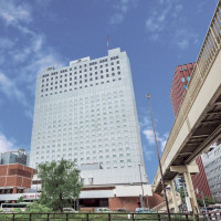 札幌站旁，5折，樱花季大把不加价！日本札幌全日空皇冠假日酒店 舒适双床房1晚（2人入住）+1名五岁以下儿童使用现有床铺免费