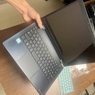  TOSHIBA/东芝 超轻800g 笔记本电脑 16G256G固态硬盘  飞腾腾锐 D2000/8 2560*1664