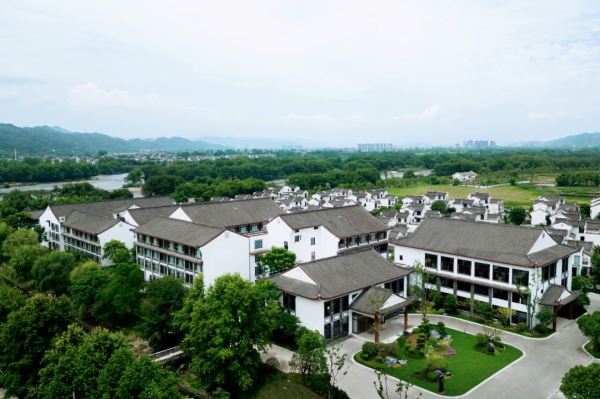 近期出游囤!浙南山水秘境!浙江丽水古堰画乡君澜度假酒店 园景房1晚(含双早+景区门票等)
