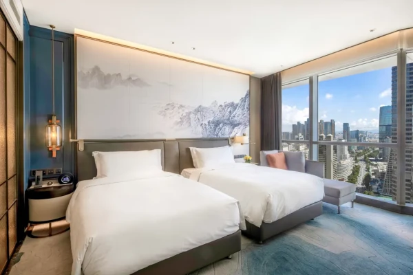 一线海景，紧邻八大关、五四广场！可拆分还不加价！青岛海天大酒店 侧海景双床房2晚可拆分（含双早）