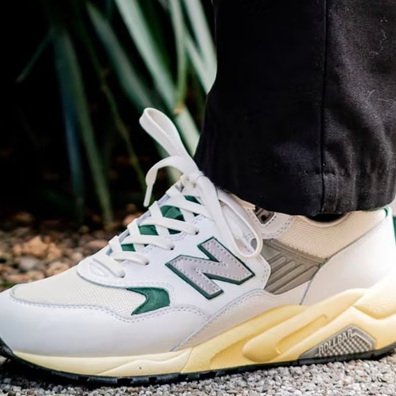 促销活动：New Balance童鞋闪促，满2件每件30美元