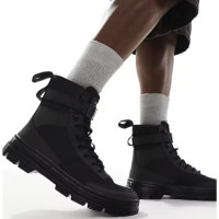 Dr.Martens Combs tech 8 系带中性靴 黑色皮质