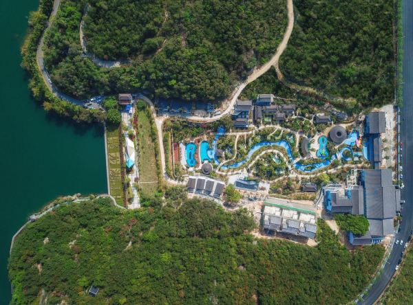 近泉州,温泉和乐园全含!福建惠安聚龙小镇龙谷山房1晚套餐含早+温泉+2大2小乐园票等