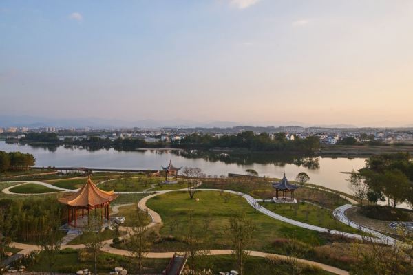 600+住凯悦，一线江景！周末不加价！黄山横江湾凯悦酒店 园景大床房（独立阳台+园林景观）1晚（含双早+甜品套餐+迷你吧等）
