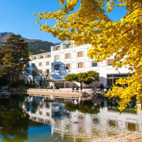就在香山公园内！北京香山饭店 标准双床房1晚（含双早+香山公园入园礼遇+汉服体验券等）