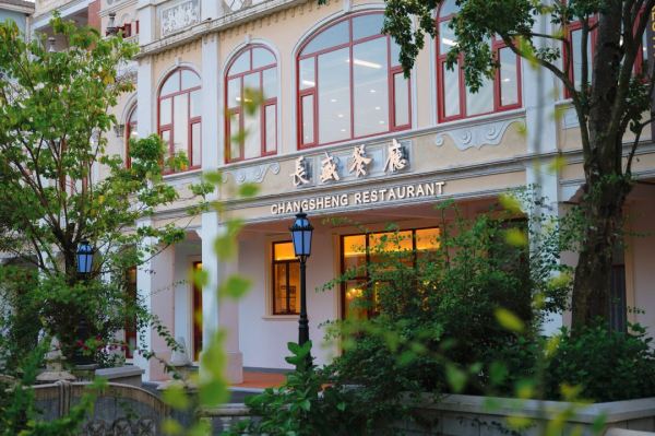 广东度假后花园！去吃生蚝，逛赤坎古镇！广东江门赤坎华侨古镇 长盛/美堂/巢栖3家酒店 1晚通兑（含双早+古镇门票等丰富节目）