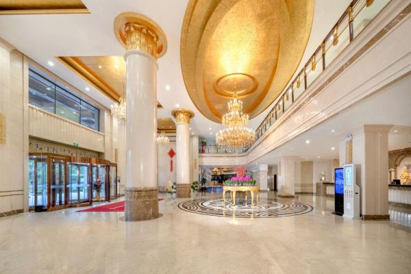 去看天池近很多！含家庭温泉票！长白山金水鹤温泉国际酒店1 晚 + 早餐等