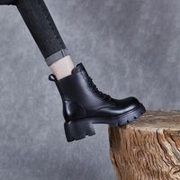 2024靴子加绒复古英伦厚底马丁靴女增高洋气轻便秋冬短靴