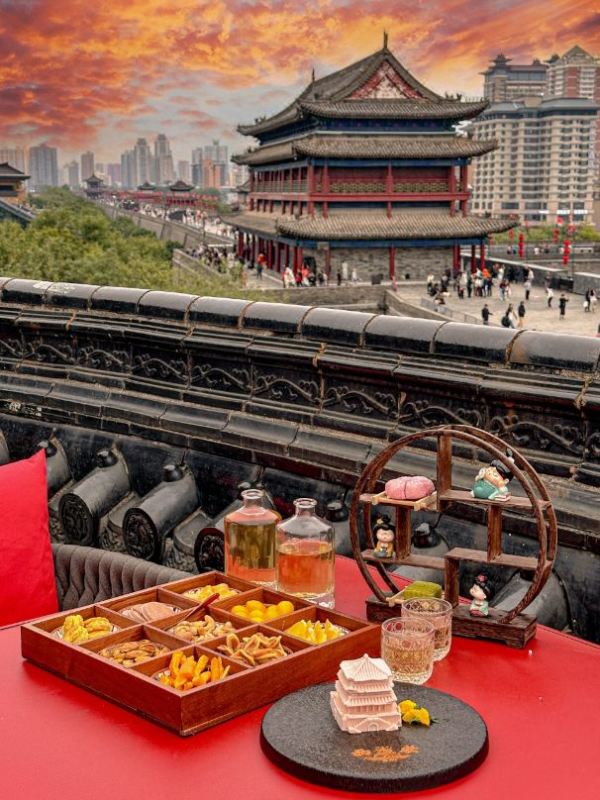 全程不加价!露台就能看城墙!西安钟楼永宁门雅致酒店1晚+早餐+下午茶+夜宵一碗面+接机等