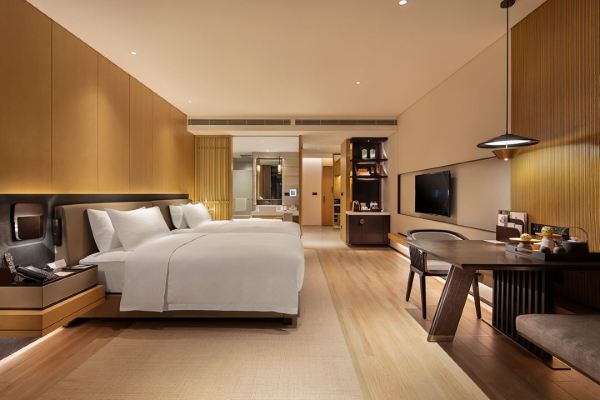 比日历房划算多多了,算上补差也便宜!海南兴隆希尔顿逸林滨湖度假酒店 豪华大/双床房1晚套餐(含双早+全日亲子体验活动+动车站接驳等)