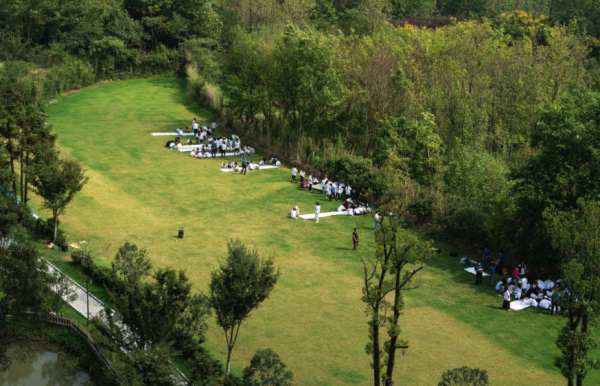 性价比一绝!200+/晚还送温泉票!春节后段不加价!溧阳南山竹海万宏亲子度假酒店 景观大床房/雅致标准间1晚(含双早+温泉票+双人神马农场等)