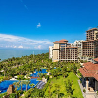 三亚少见的五一/暑假不加价！170平住大三室套房！海旅·君澜三亚湾迎宾馆 花园家庭三室套房 2 晚(可拆分) + 早餐 4 份/天
