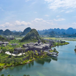 融于山水间，推窗即风景！桂林雁山宋品酒店 庭院露台大/双床单卧别墅3晚连住套餐（含双早+双人自助晚餐+迷你吧等）