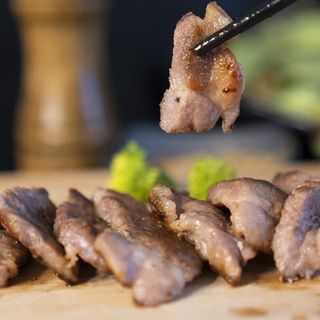 白荡里黑猪梅花肉2000g山林散养土猪生猪肉生鲜原切猪上肩肉