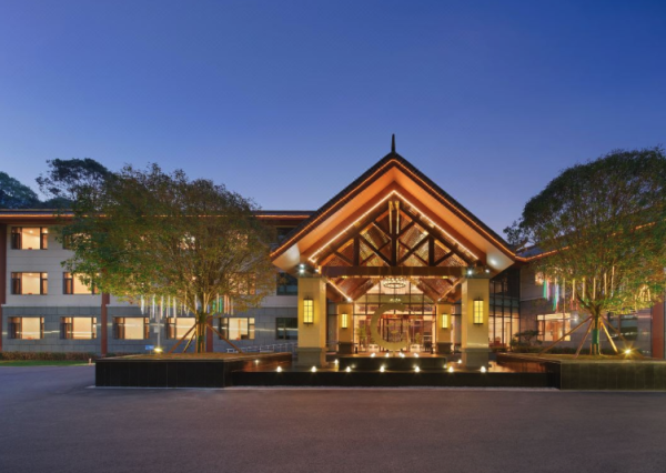 赏云海雪景，泡山野温泉！周末仅微涨！峨眉山雄秀温泉大酒店 智能高级大床房+双早+可拆分