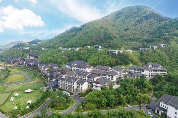 泡森林暖泉,一泊二食!莫干山江南瑶坞竹想度假酒店 园景房1-2晚 含2大1小早餐+森林暖泉+正餐+礼包等